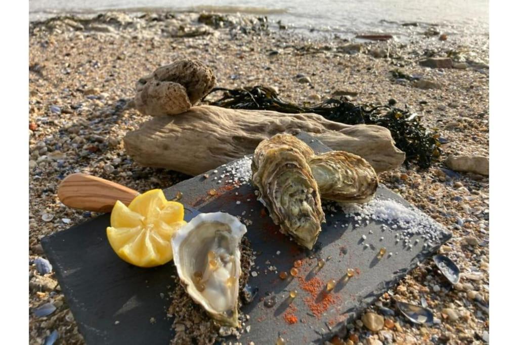 Les Pieds Dans L'Eau Acces Direct A La Plage La Cotiniere Luaran gambar